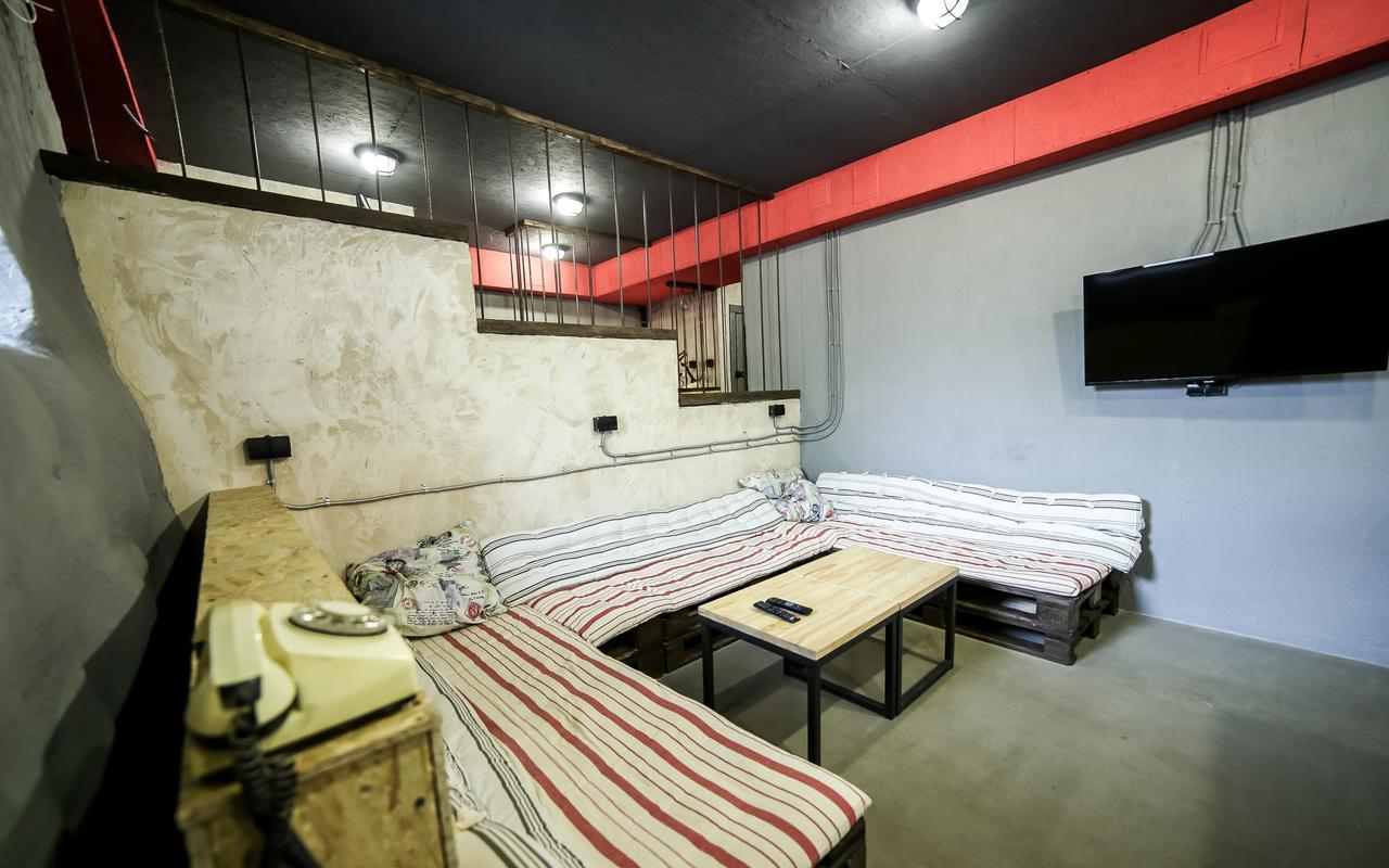 Lviv Loft Prison Hostel Εξωτερικό φωτογραφία